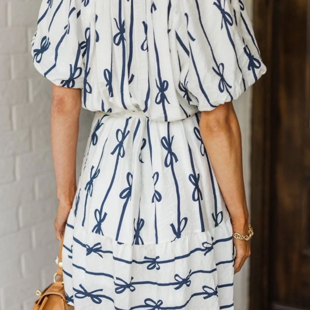 Avara Boutique White and Navy Bow Print Puff Sleeve Dress size Small - Picture 5 of 9